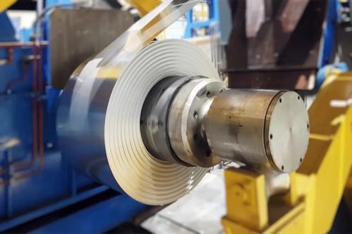 走一線 看項目丨國內(nèi)首個熱鍍鋅鋁鎂稀土多元合金鋼板產(chǎn)品在包頭市研發(fā)成功